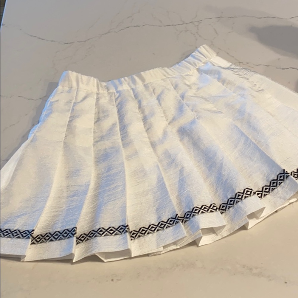 Stylish Black & White Tennis Skirt!
